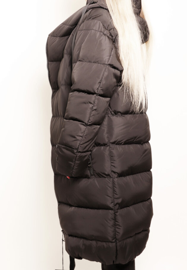 La Haine Inside Us - Lang dunjakke med lynlås og masser af detaljer La Haine Inside Us - Lang dunjakke med lynlås og masser af detaljer