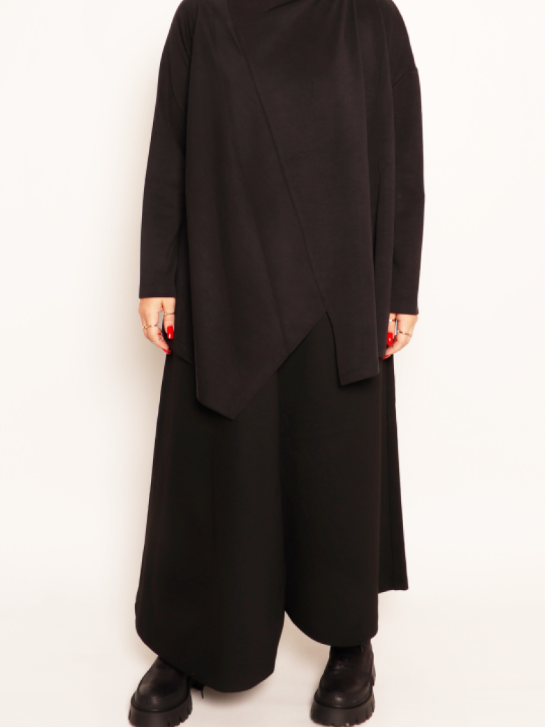 Xenia Design - XD blouse with long sleeves and asymmetrical cuts