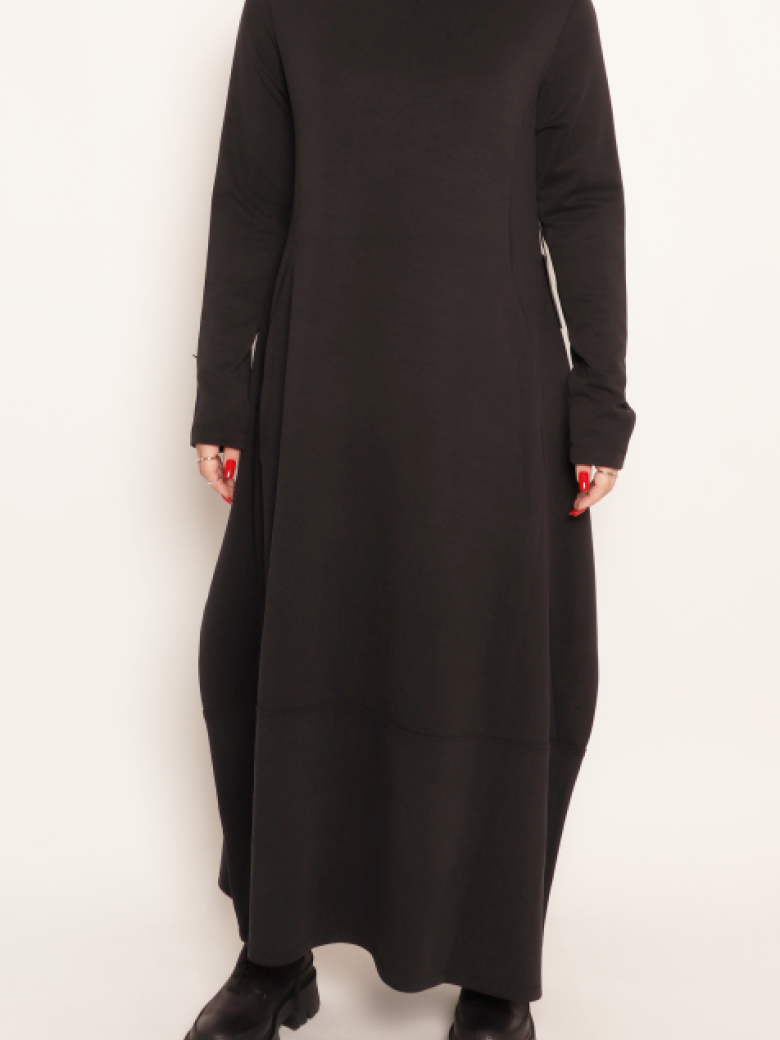 Xenia Design - XD dress with front pockets and zippers in the sleeves