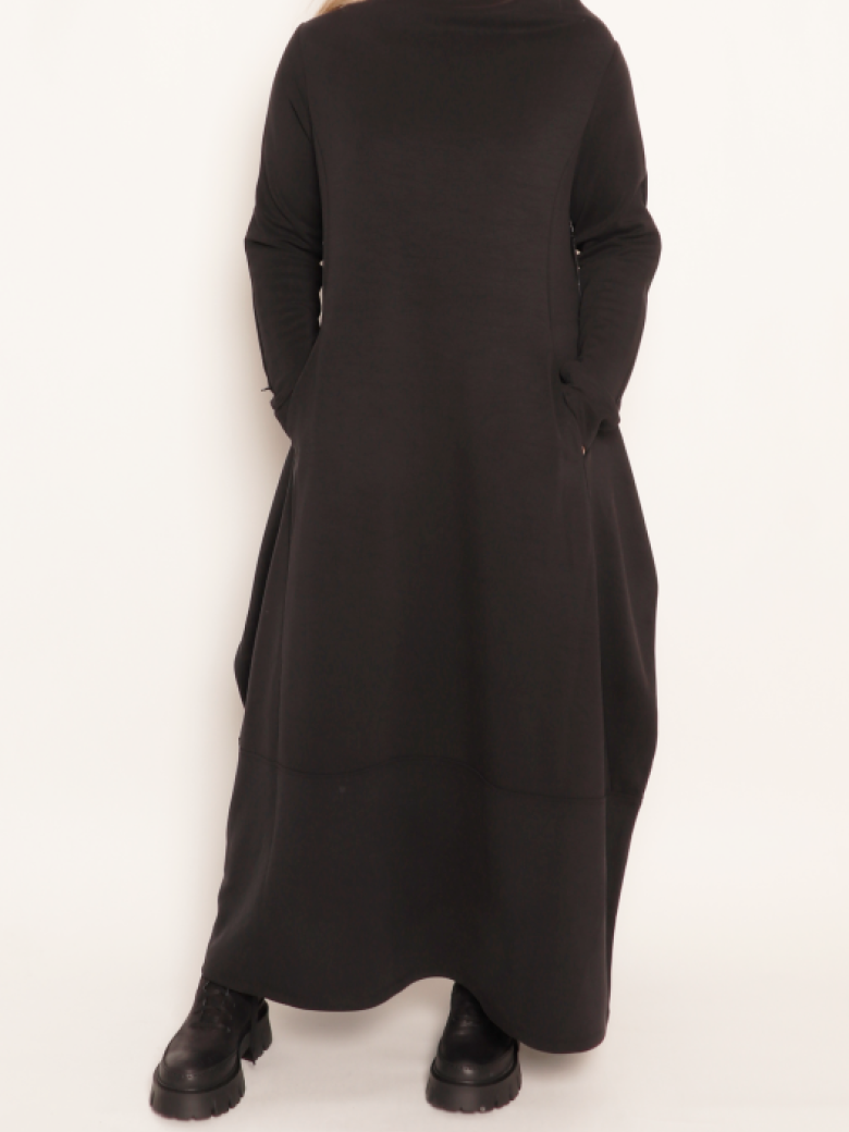 Xenia Design - XD dress with front pockets and zippers in the sleeves