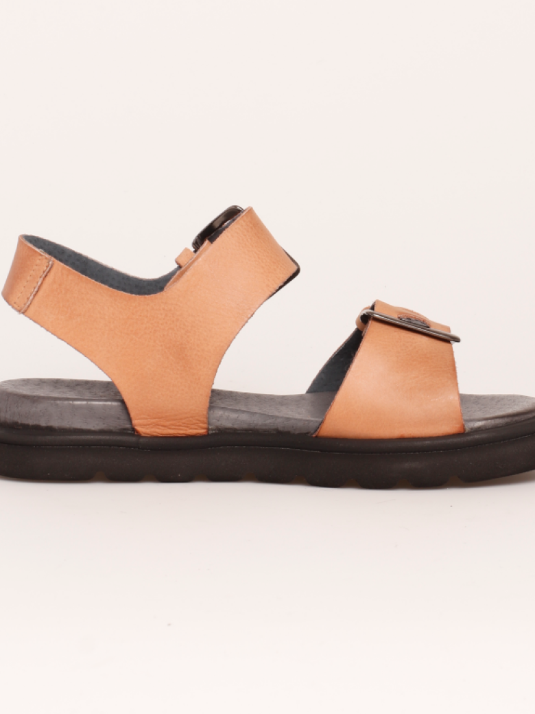 Lofina - Lofina sandal med metalspænder