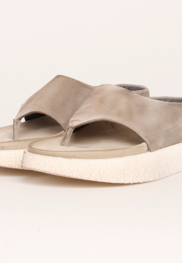 Lofina - Sandal with a footbed sole in suede
