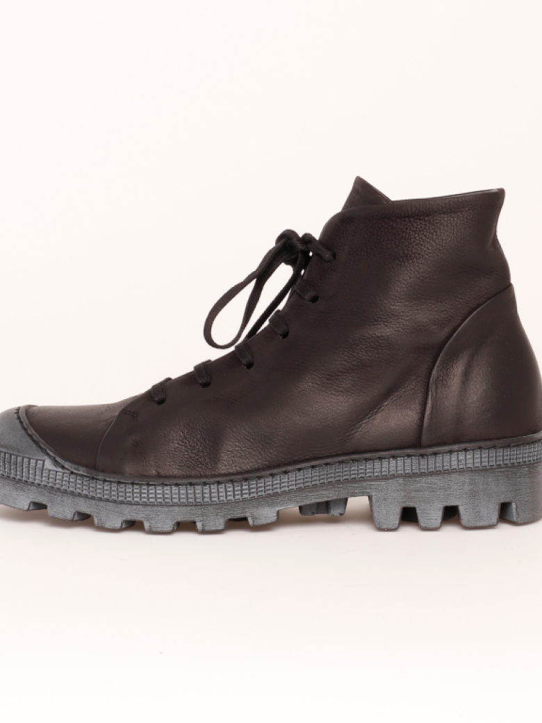 Lofina - Men bootie with a micro sole and laces