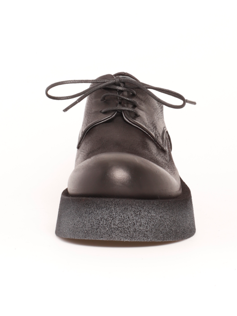 Lofina - Shoe with laces and a micro sole