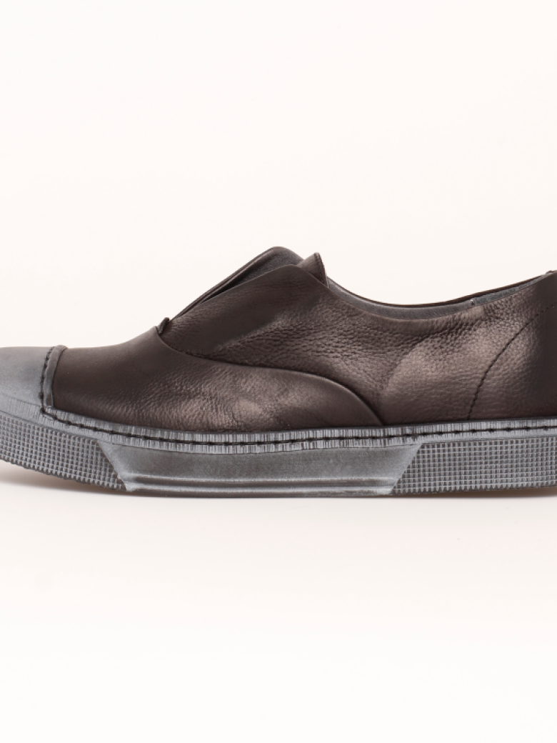 Lofina - Shoe with a rubber sole