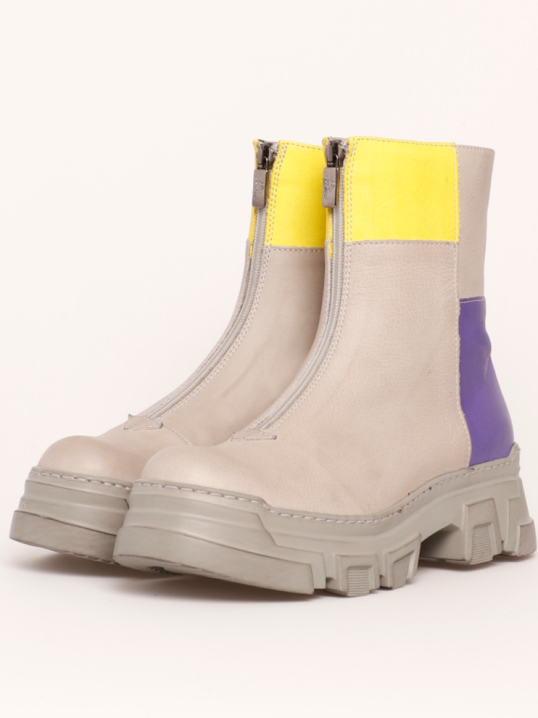 Lofina - Lofina boot with a micro sole and zipper