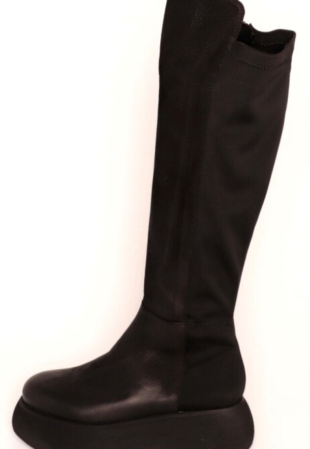 Lofina - Long boot with a micro sole and zipper