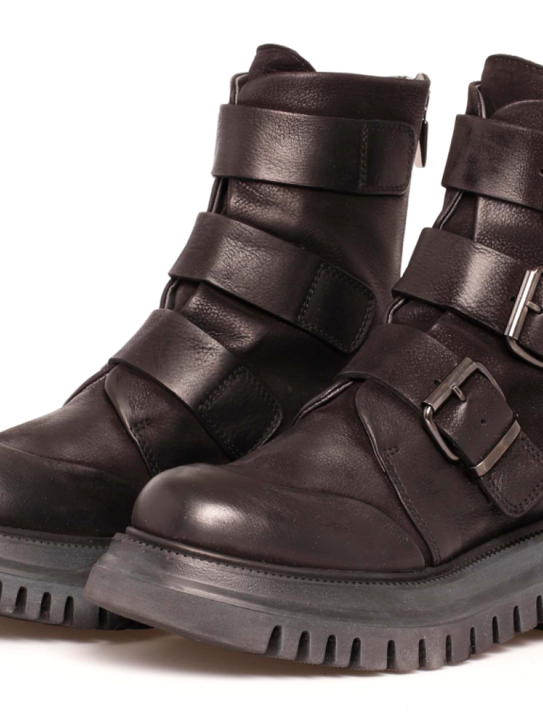 Lofina - Lofina boots with buckles and a chunky sole
