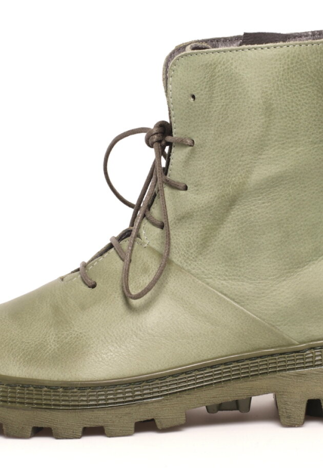 Lofina - Bootie with a strong rubber sole and laces