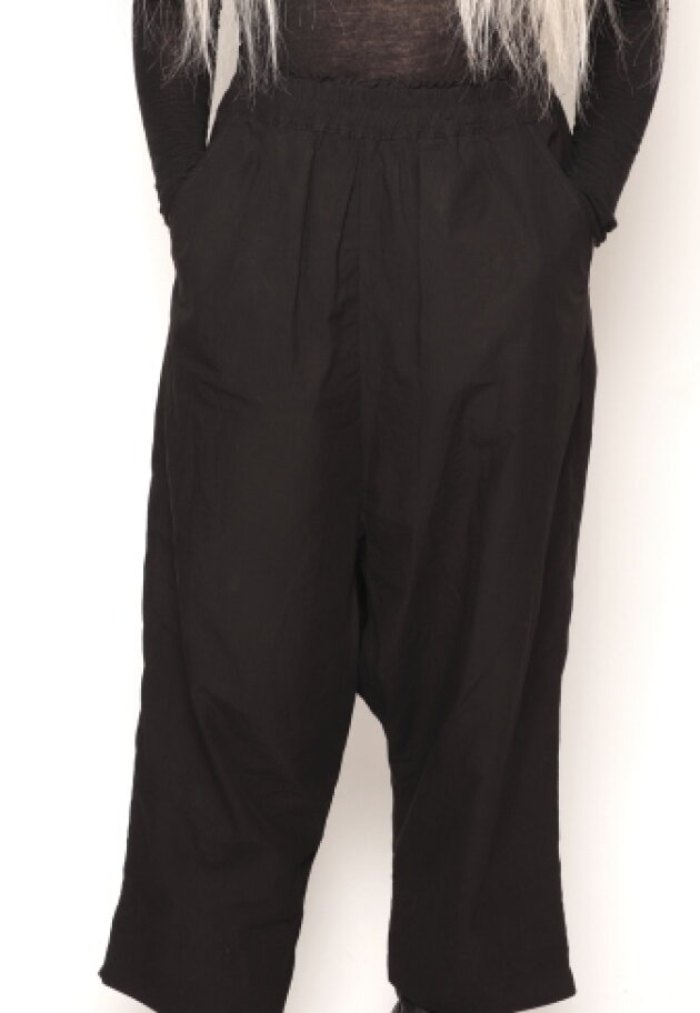 Xenia Design - Oversize pants in a light fabric