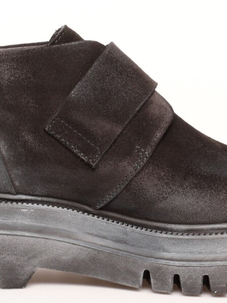 Lofina - Lofina shoe with a buckle and a chunky sole