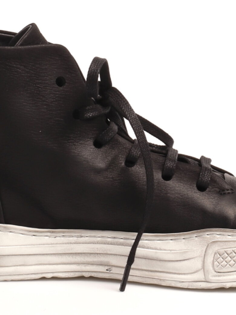 Lofina - Sneakers with rubber sole and laces