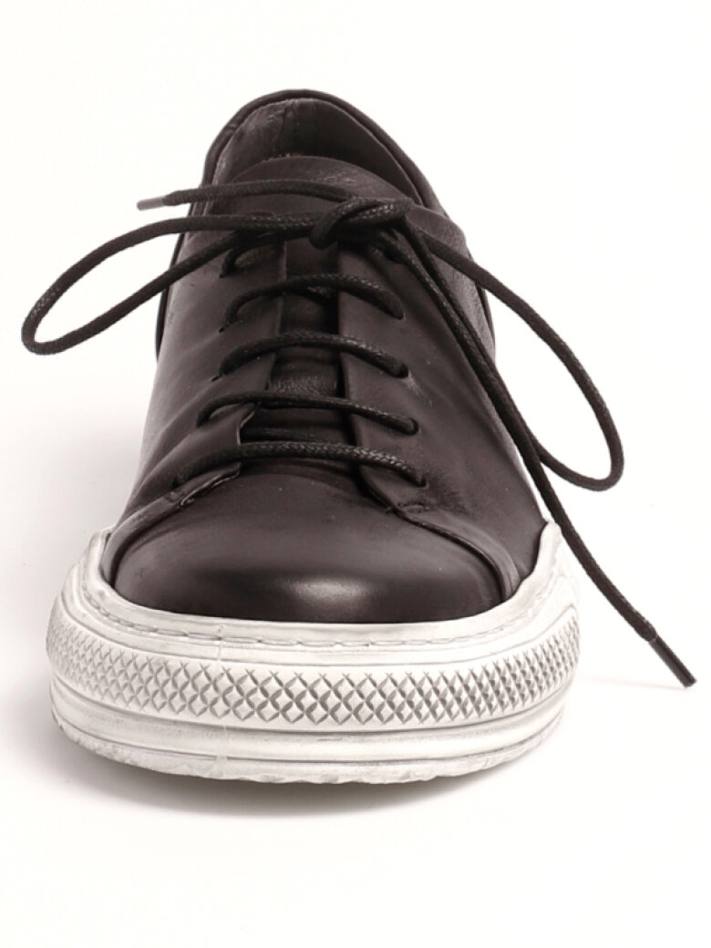 Lofina - Sneakers with rubber sole and laces