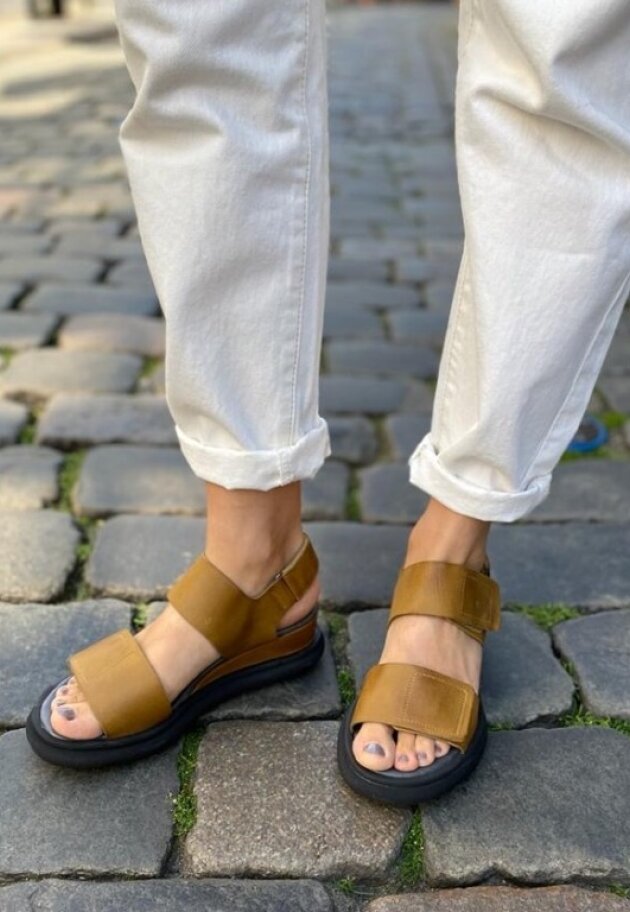 Lofina - Lofina sandal with wedge heel
