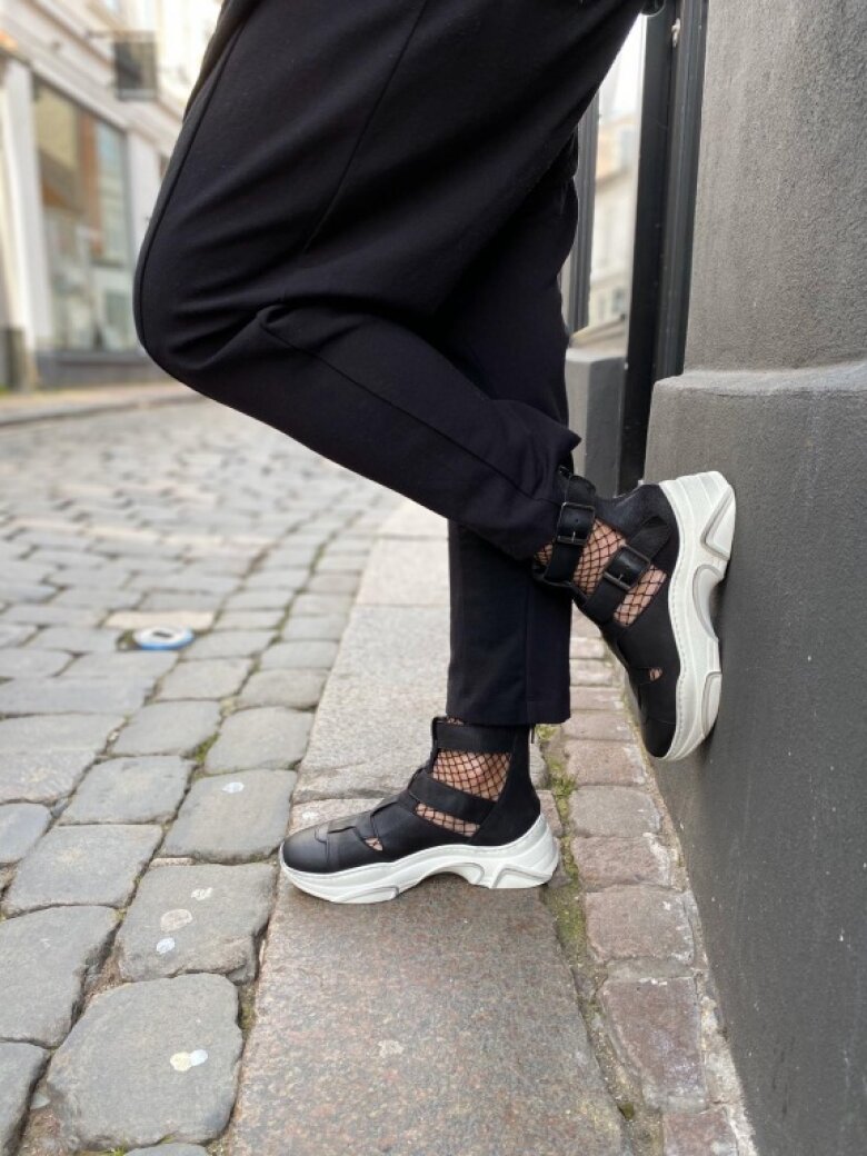 Lofina - Sneakers med gummisål og spænder