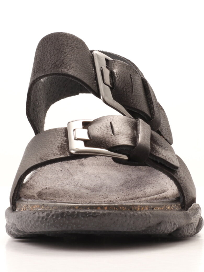 Lofina - Lofina sandal with a buckle