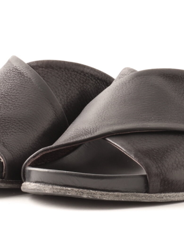 Lofina - Lofina footbed sandal with a leather sole