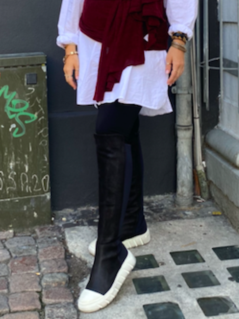 Lofina - Støvle med hvid gummi sål