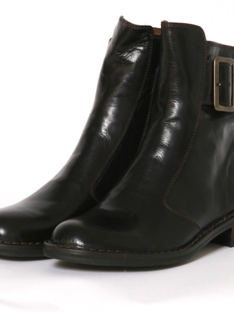 Bubetti boot with a zipper and a buckle