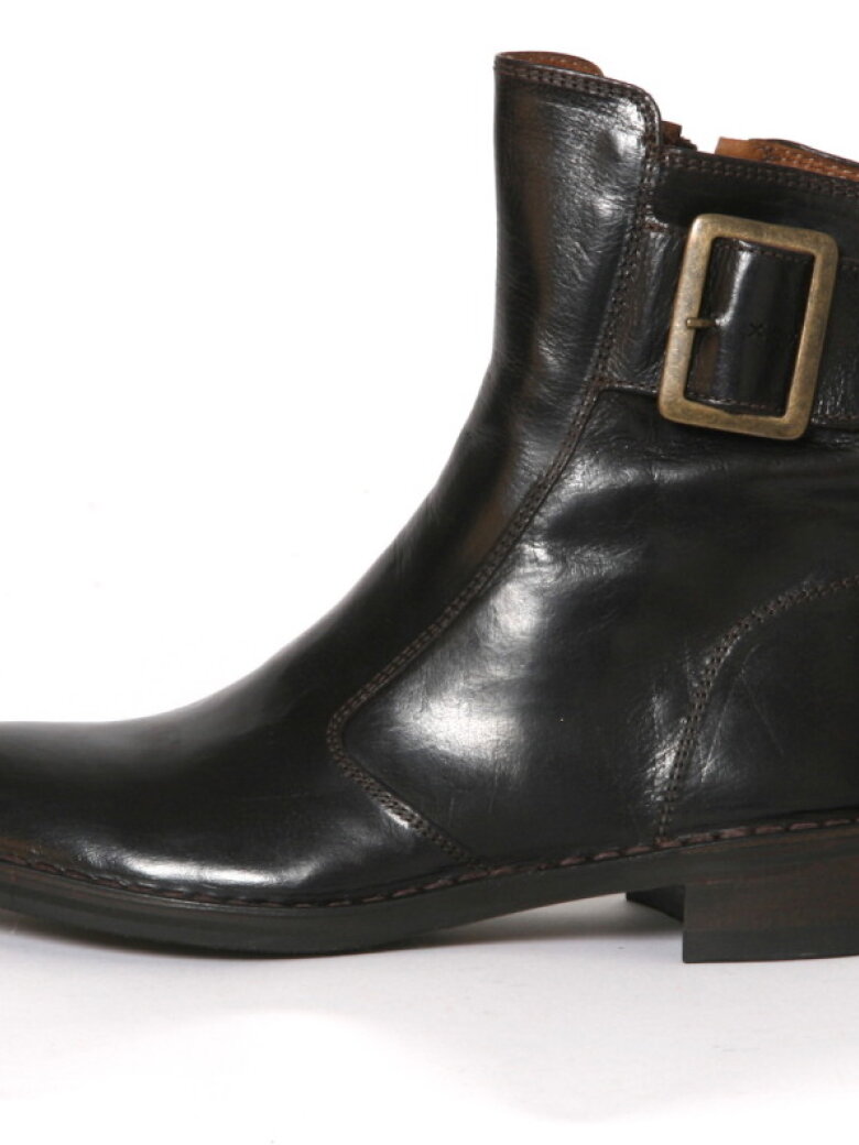 Bubetti boot with a zipper and a buckle