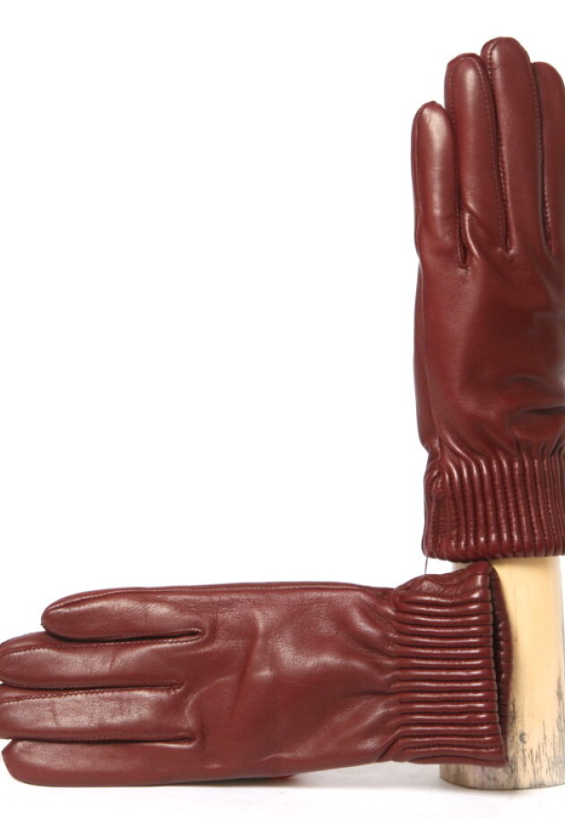 Gloves made in lam skin and lined with cashmere