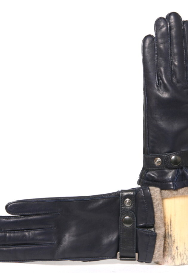 Gloves made in lam skin and lined with cashmere