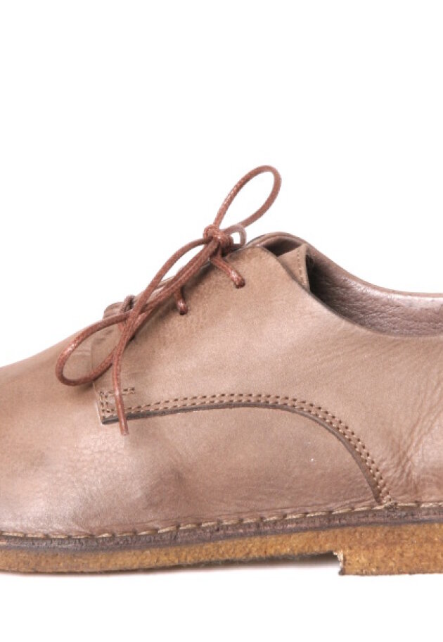 Lofina - Shoe with shoelace and a raw rubber sole
