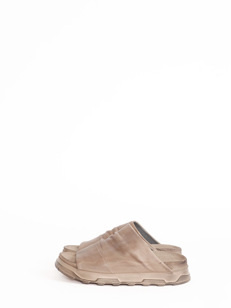 Lofina - Sandal med fodsengssål