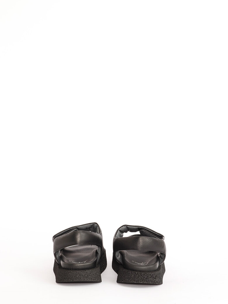 Lofina - Sandal with velcro and strap