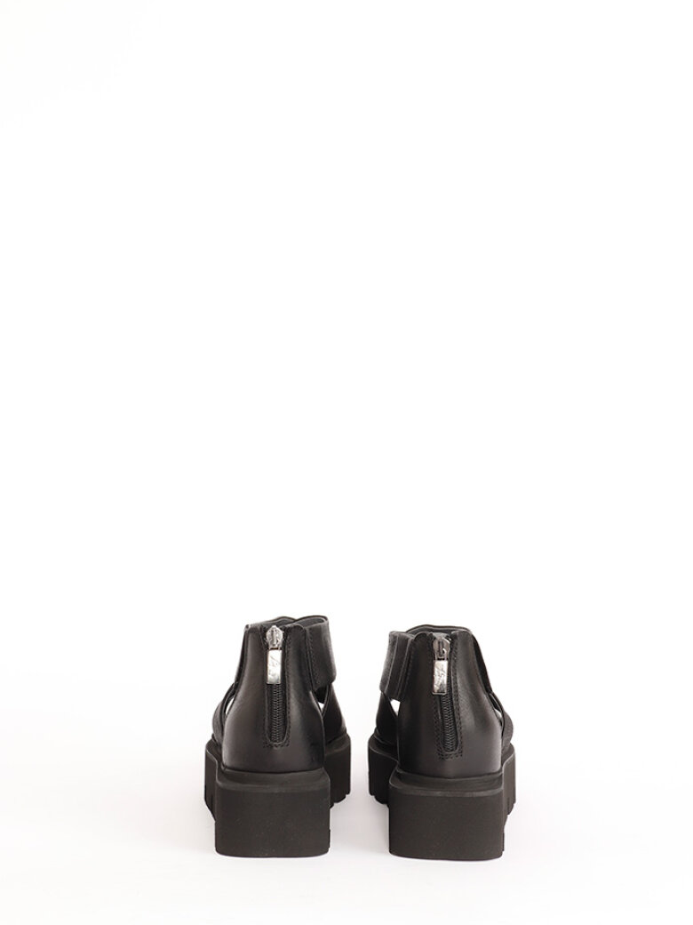 Lofina - Kantet sandal med lynlås