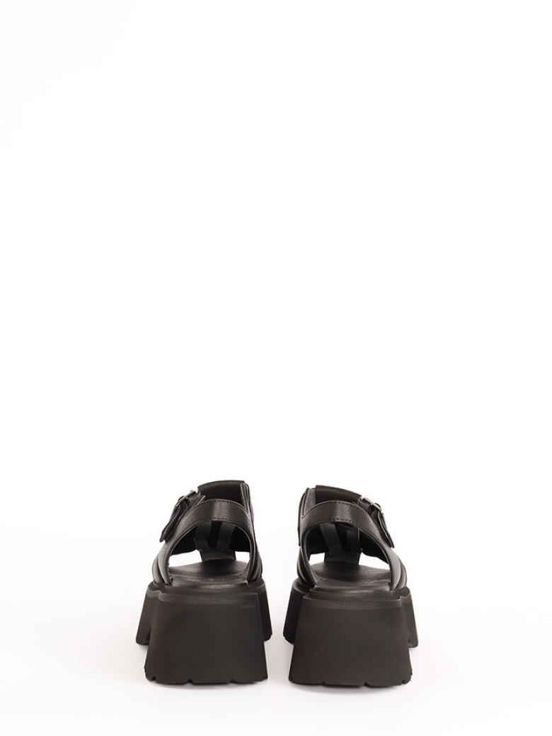 Lofina - Sandal with a buckle and a heel