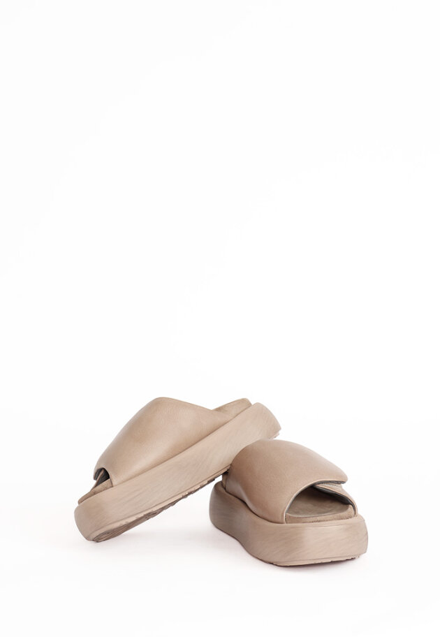 Lofina - Sandal with velcro