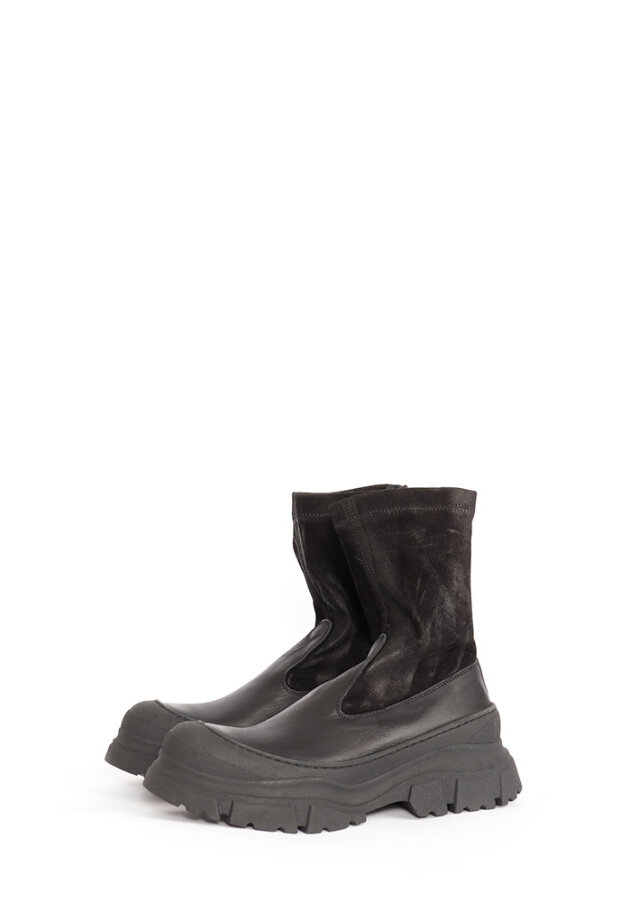 Lofina - Chunky bootie with suede stretch