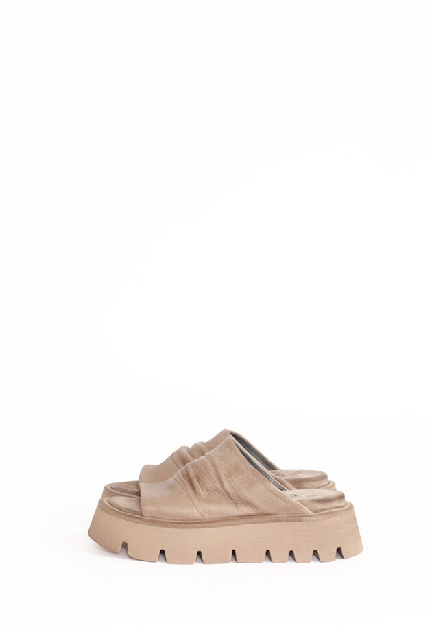 Lofina - Sandal with wrinkle effect