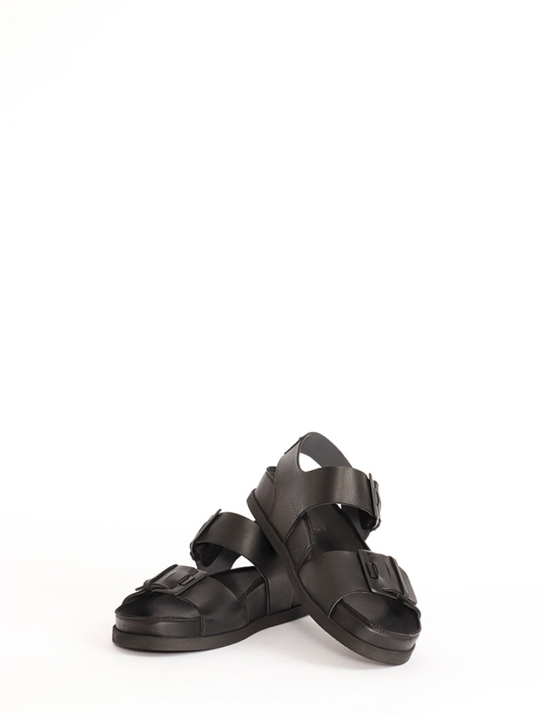 Lofina - Sandal with buckles and a back strap