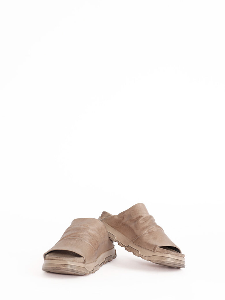 Lofina - Sandal med fodsengssål