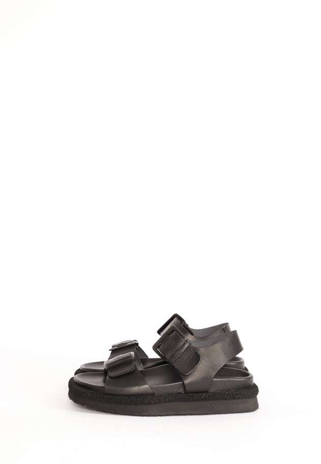 Lofina - Sandal with buckles and a back strap