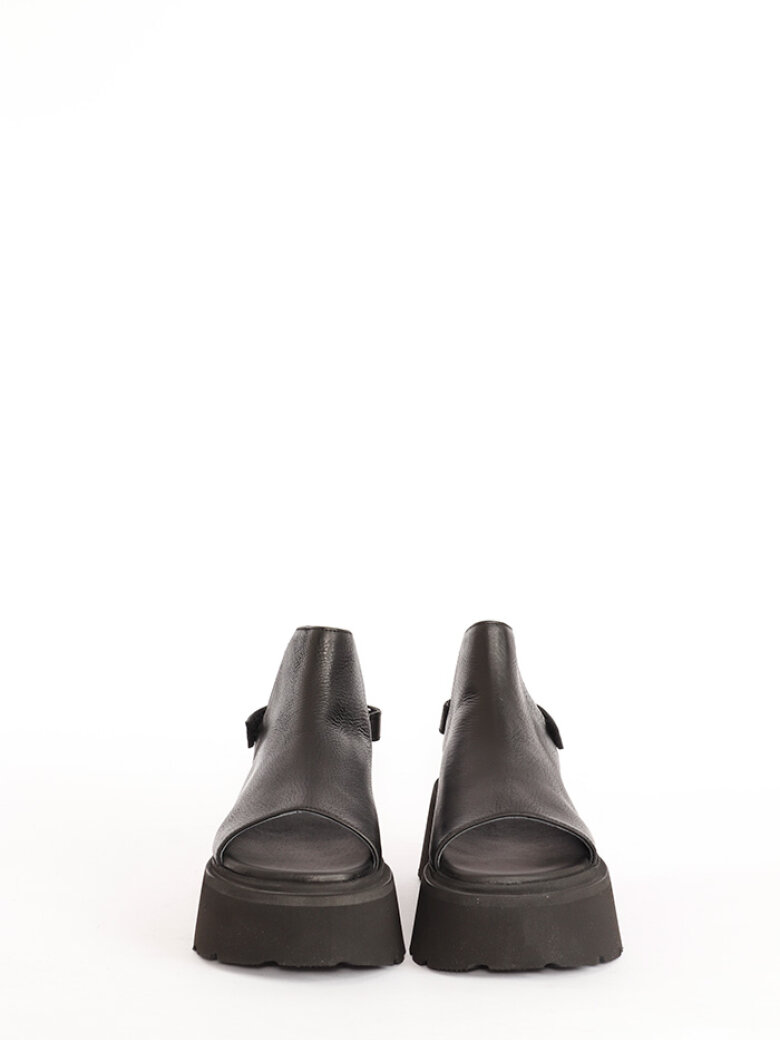 Lofina - Sandal med velcro og åben tå