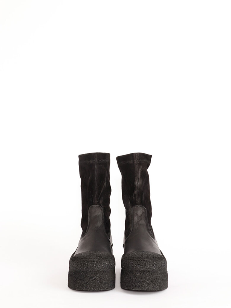 Lofina - Chunky bootie with suede stretch