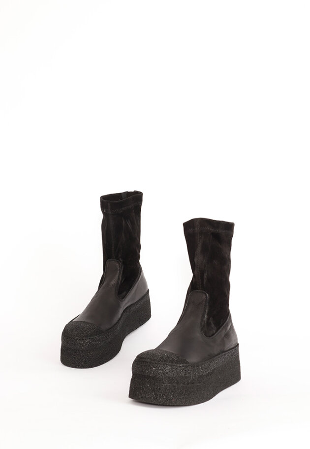 Lofina - Chunky bootie with suede stretch