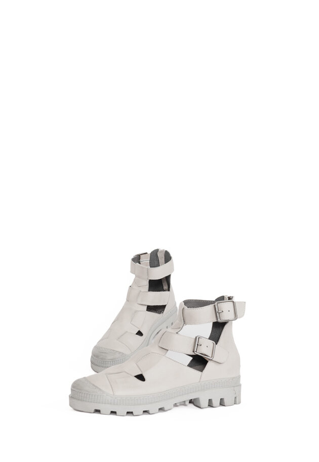 Lofina - Open shoe with a rubber sole and buckles