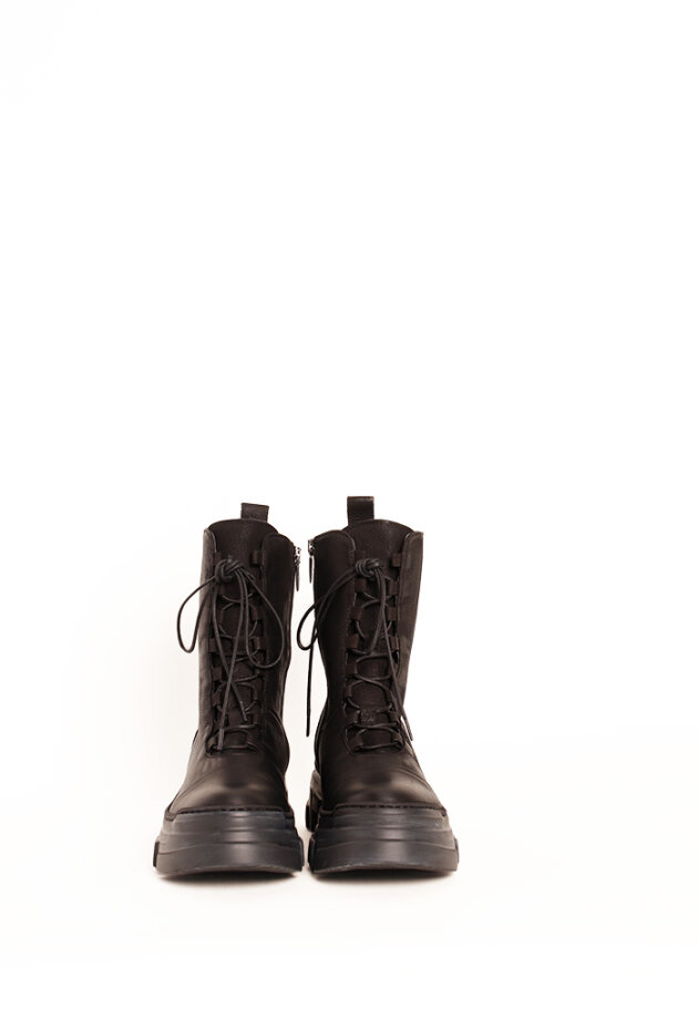 Lofina - Støvle med micro sål og snøre Lofina - Støvle med micro sål og snøre