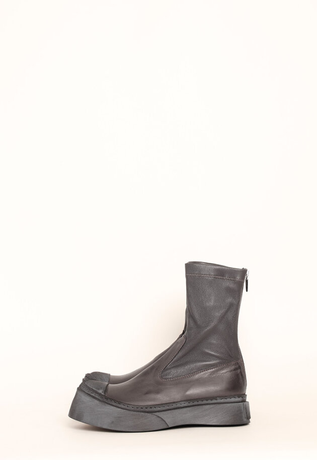 Lofina - Bootie with chunky sole and stretch skin