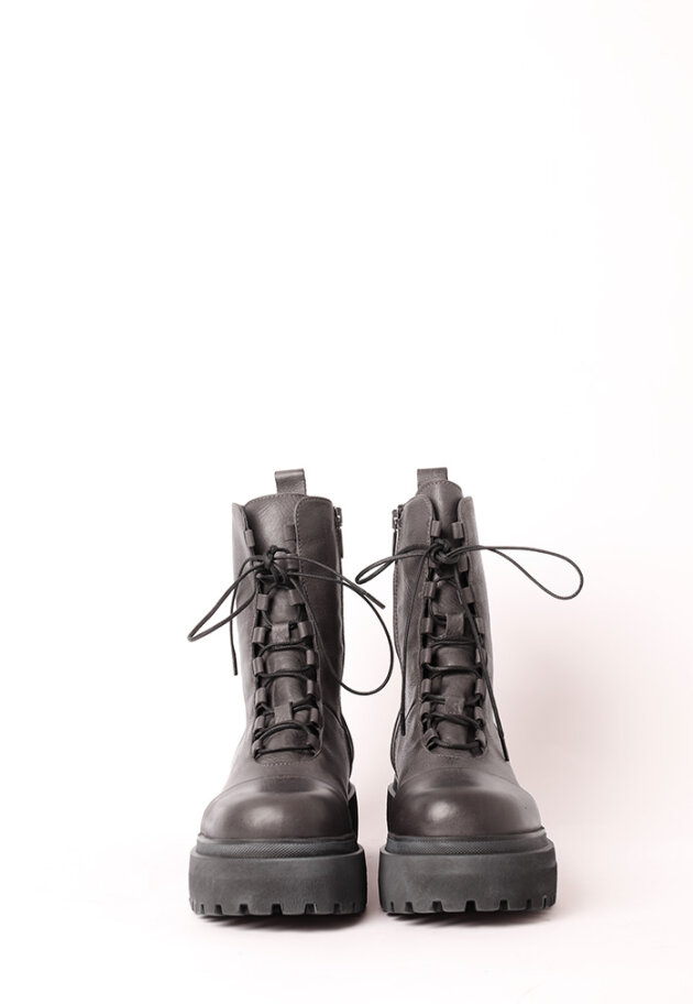 Lofina - Boot with a zipper, laces and a strap