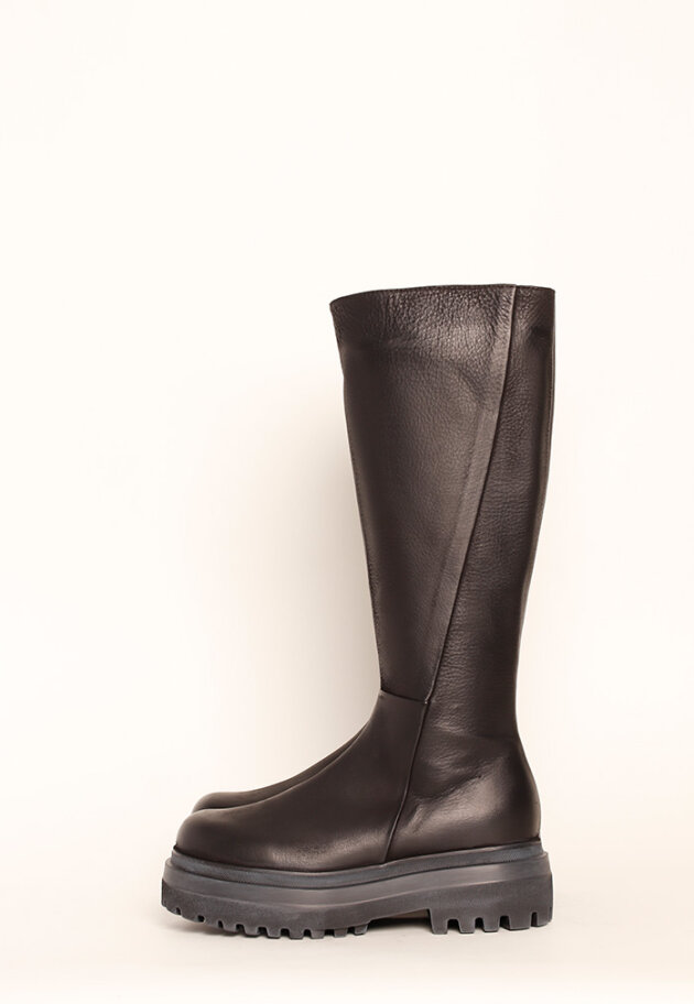 Lofina - Long boot with a zipper