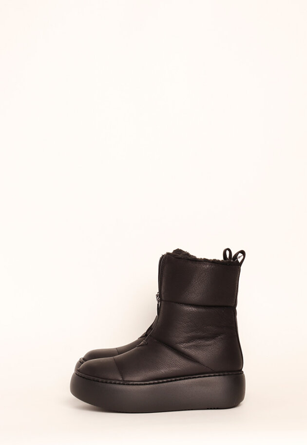 Lofina - Boot padded with wool lining and a zipper