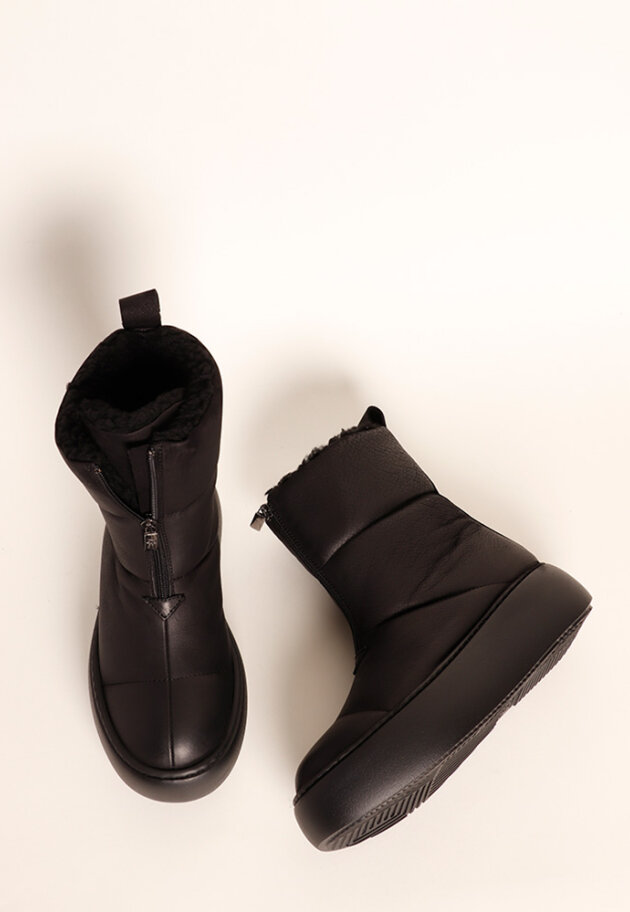 Lofina - Boot padded with wool lining and a zipper