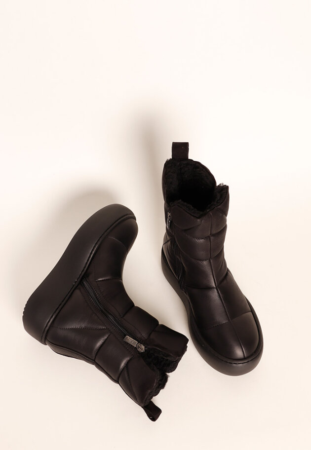 Lofina - Boot padded with wool lining and a zipper