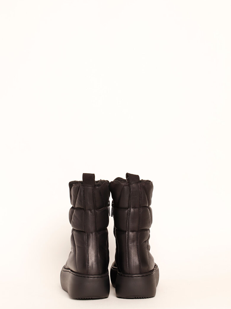 Lofina - Boot padded with wool lining and a zipper