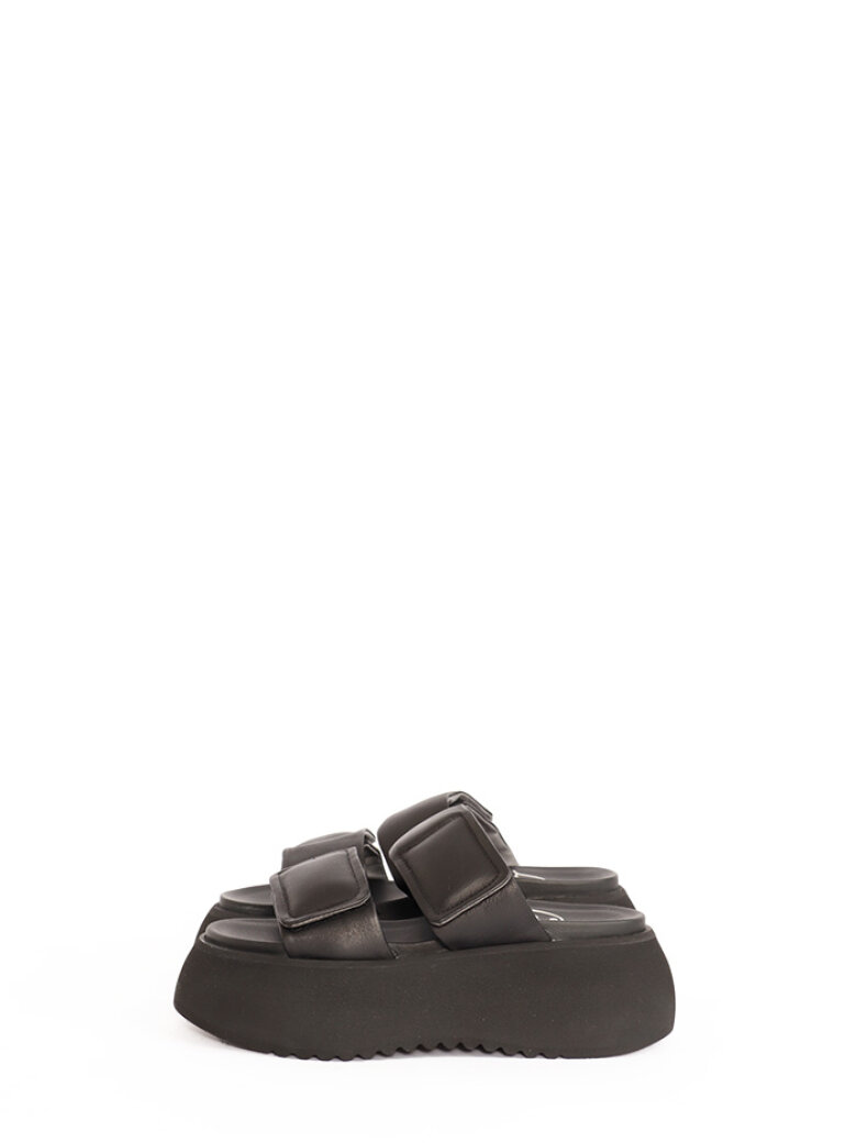 Lofina - Sandal med microsål og stropper med velcro